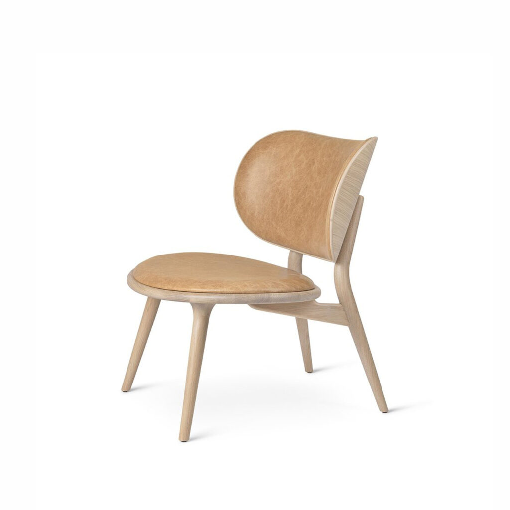 THE LOUNGE CHAIR