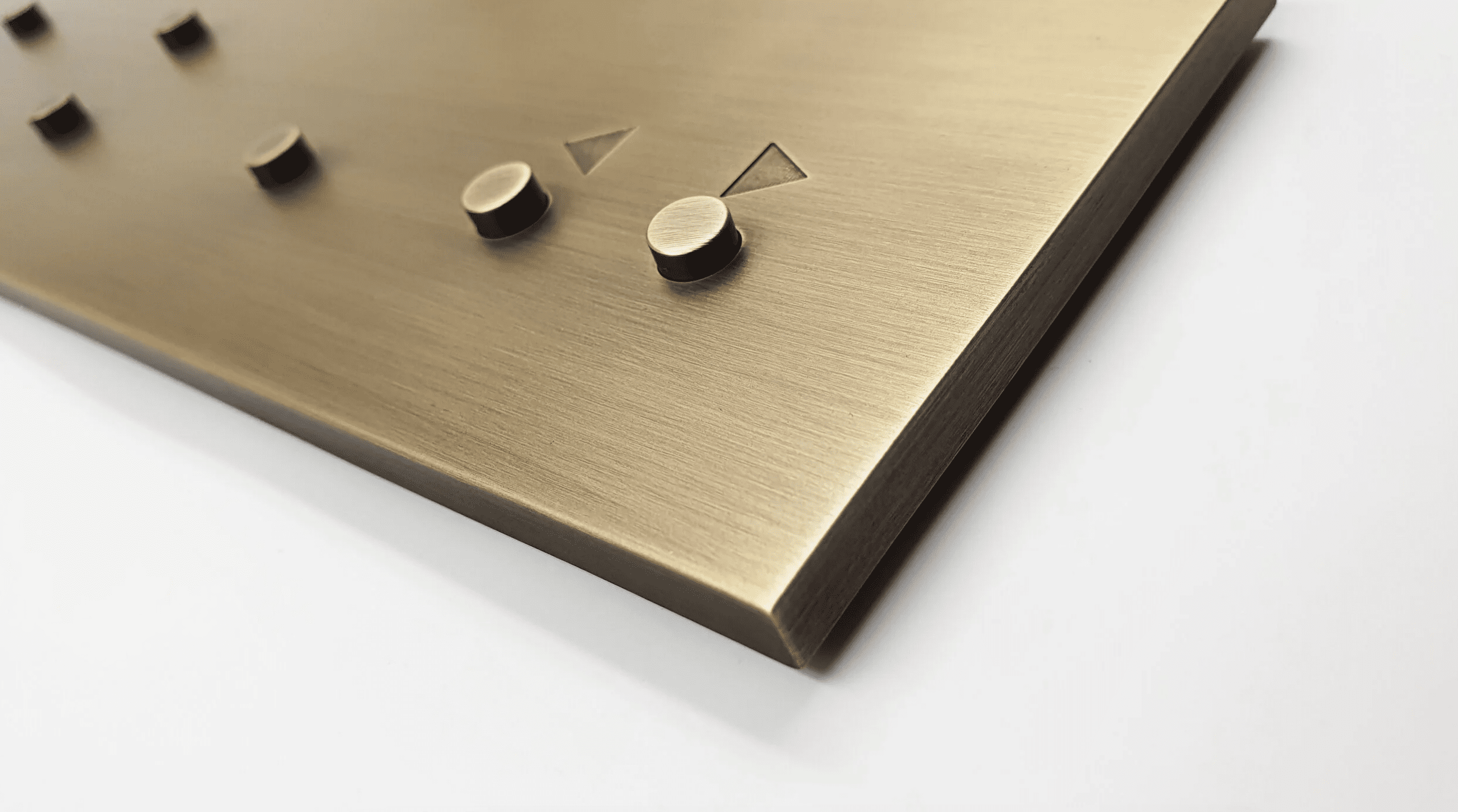 COLLECTION BESPOKE BY ATELIER LUXUS