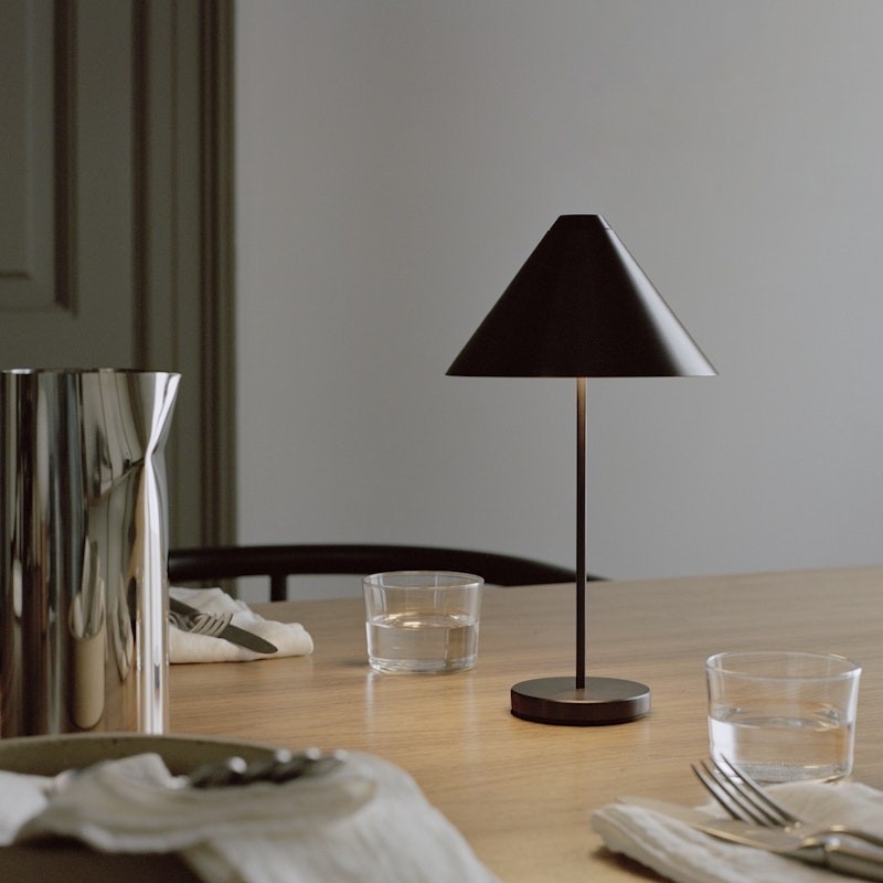 BROLLY PORTABLE TABLE LAMP