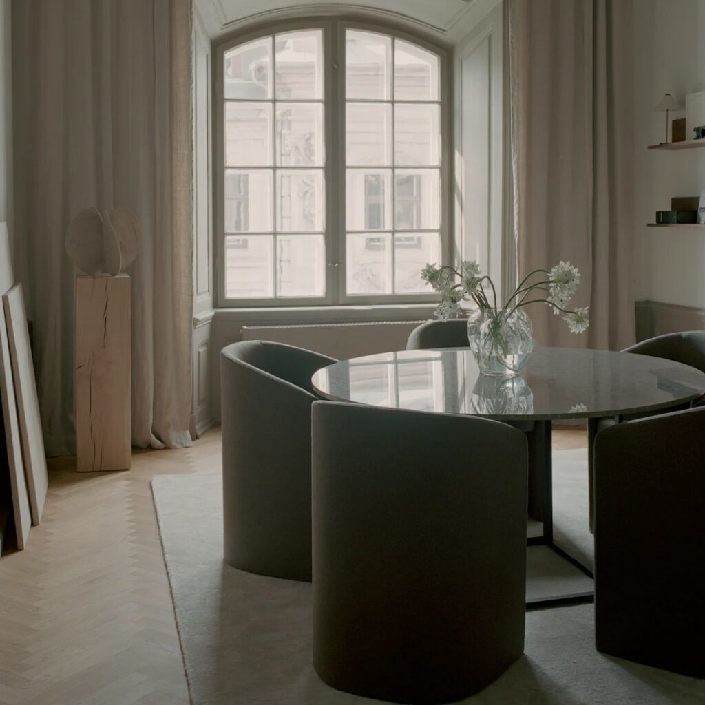 COVENT CLUB CHAIR