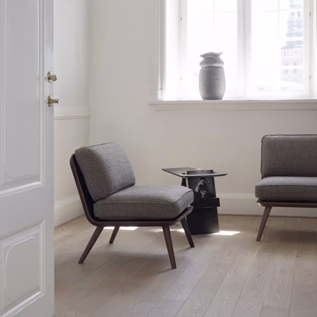 SPINE LOUNGE CHAIR