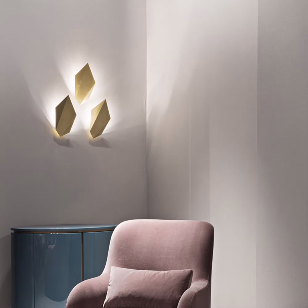ABSTRACT WALL LIGHT