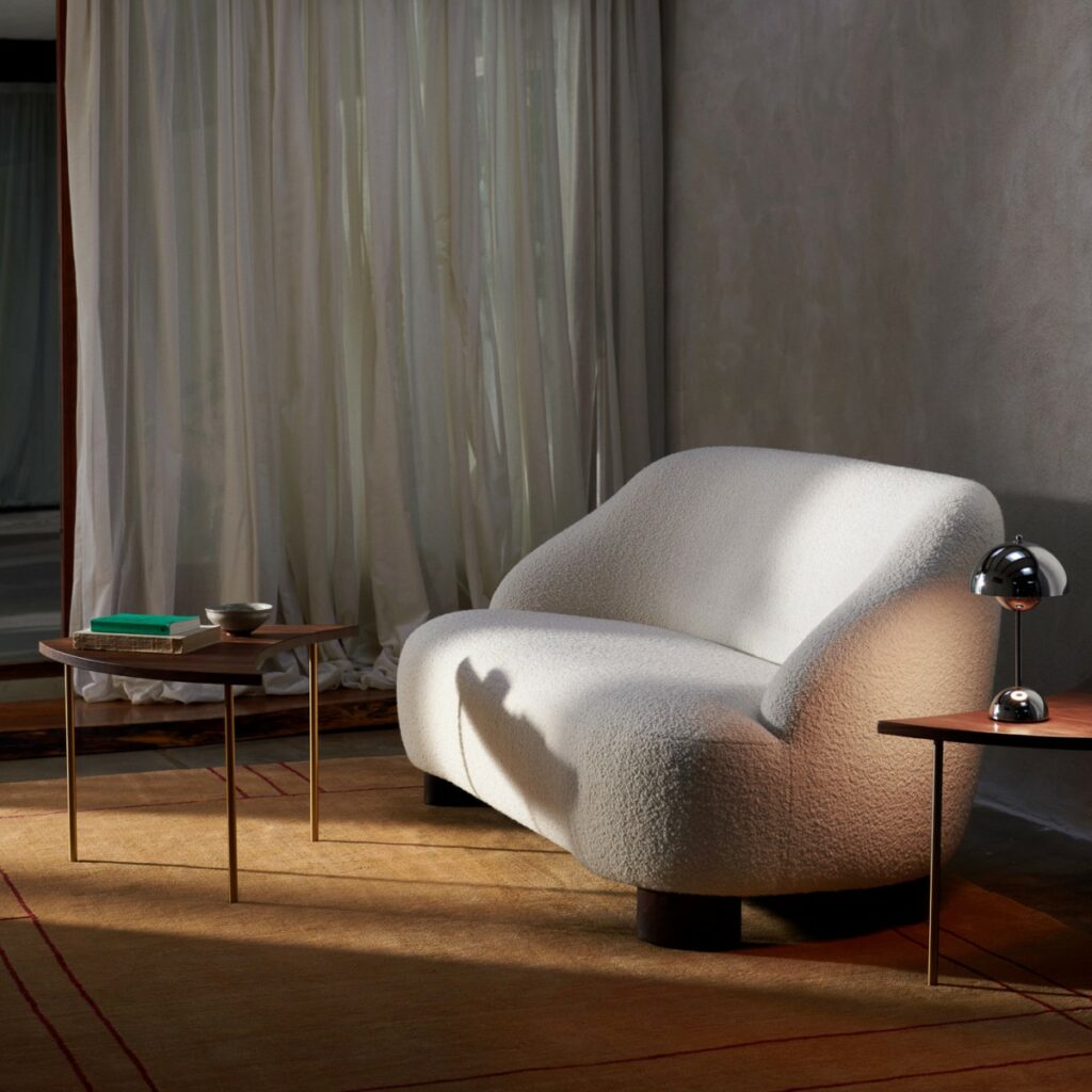 MARGAS SOFA LC3