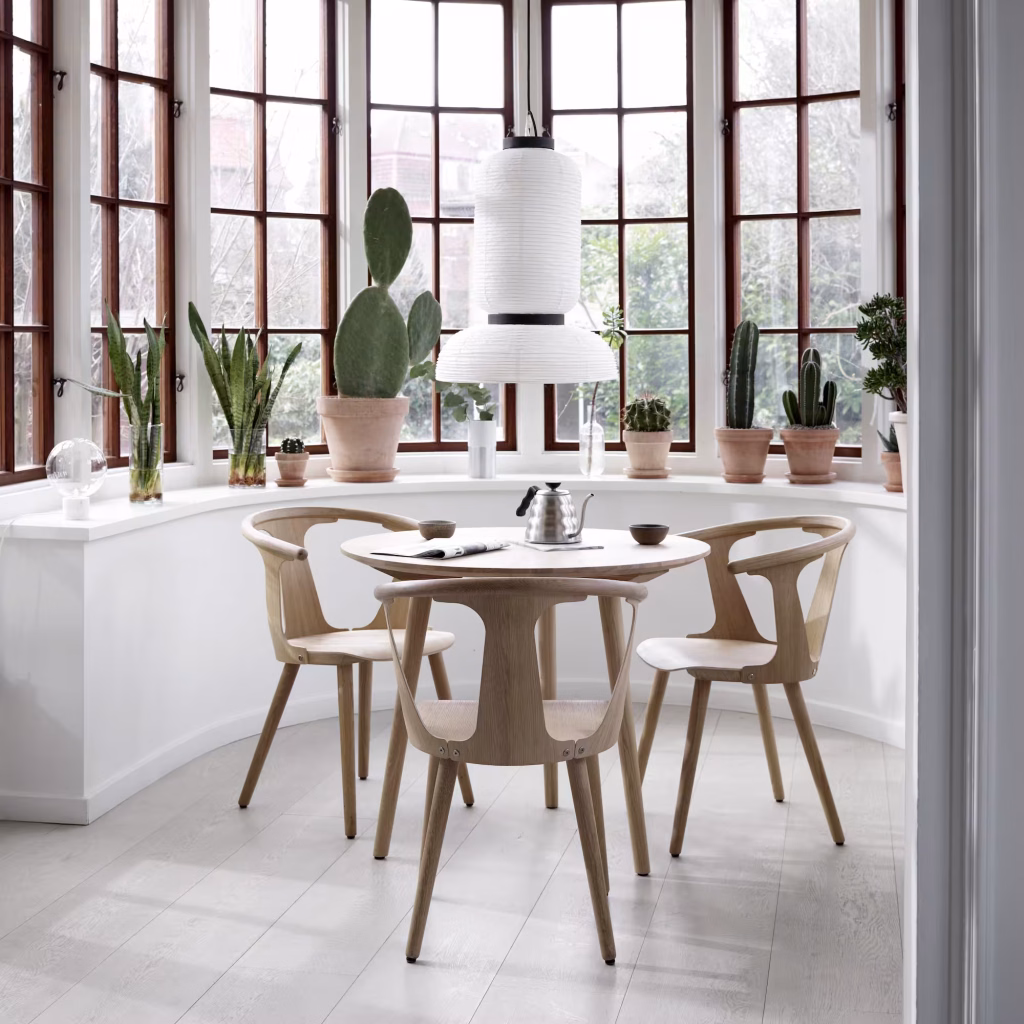 IN BETWEEN DINING TABLE SK3