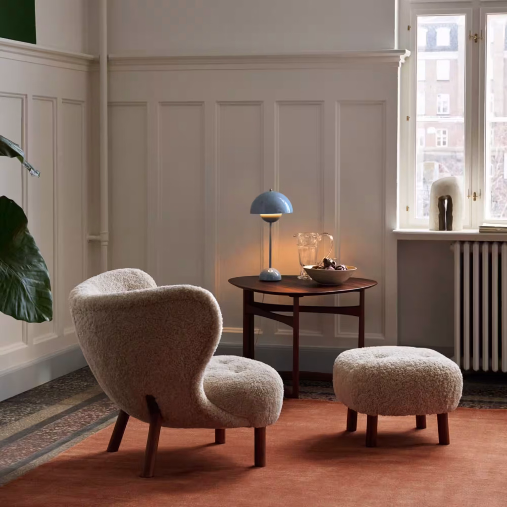 LITTLE PETRA LOUNGE CHAIR VB1