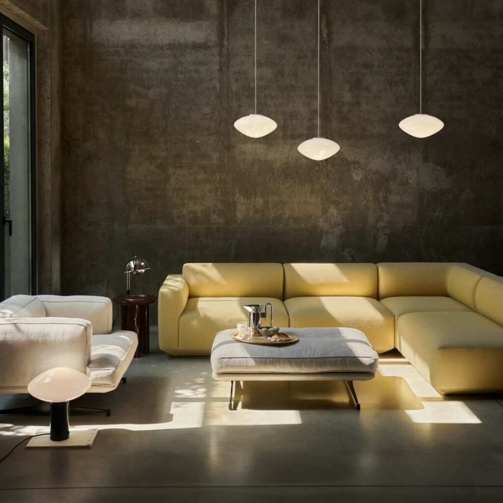 DEVELIUS EV1A SOFA