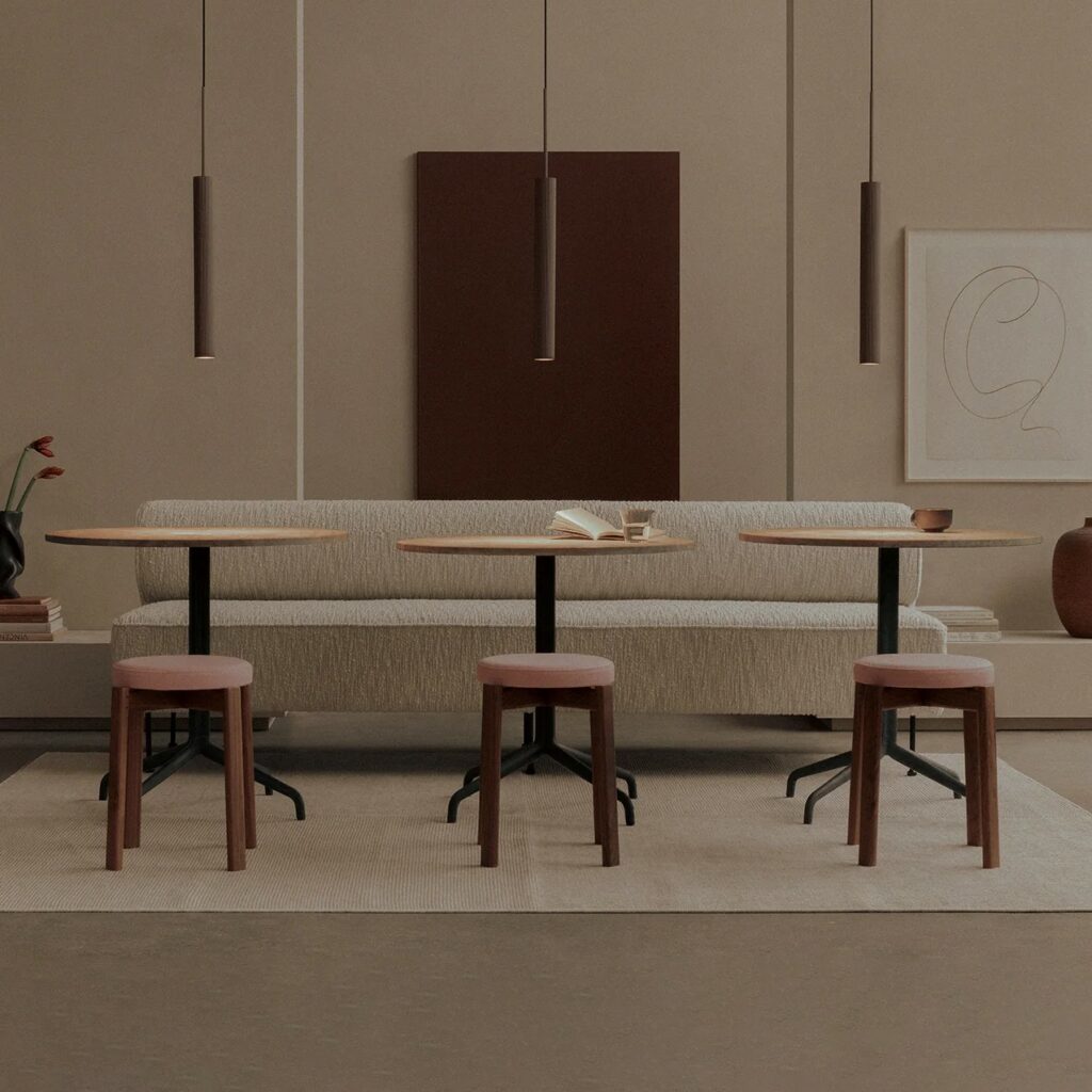 PASSAGE STOOL