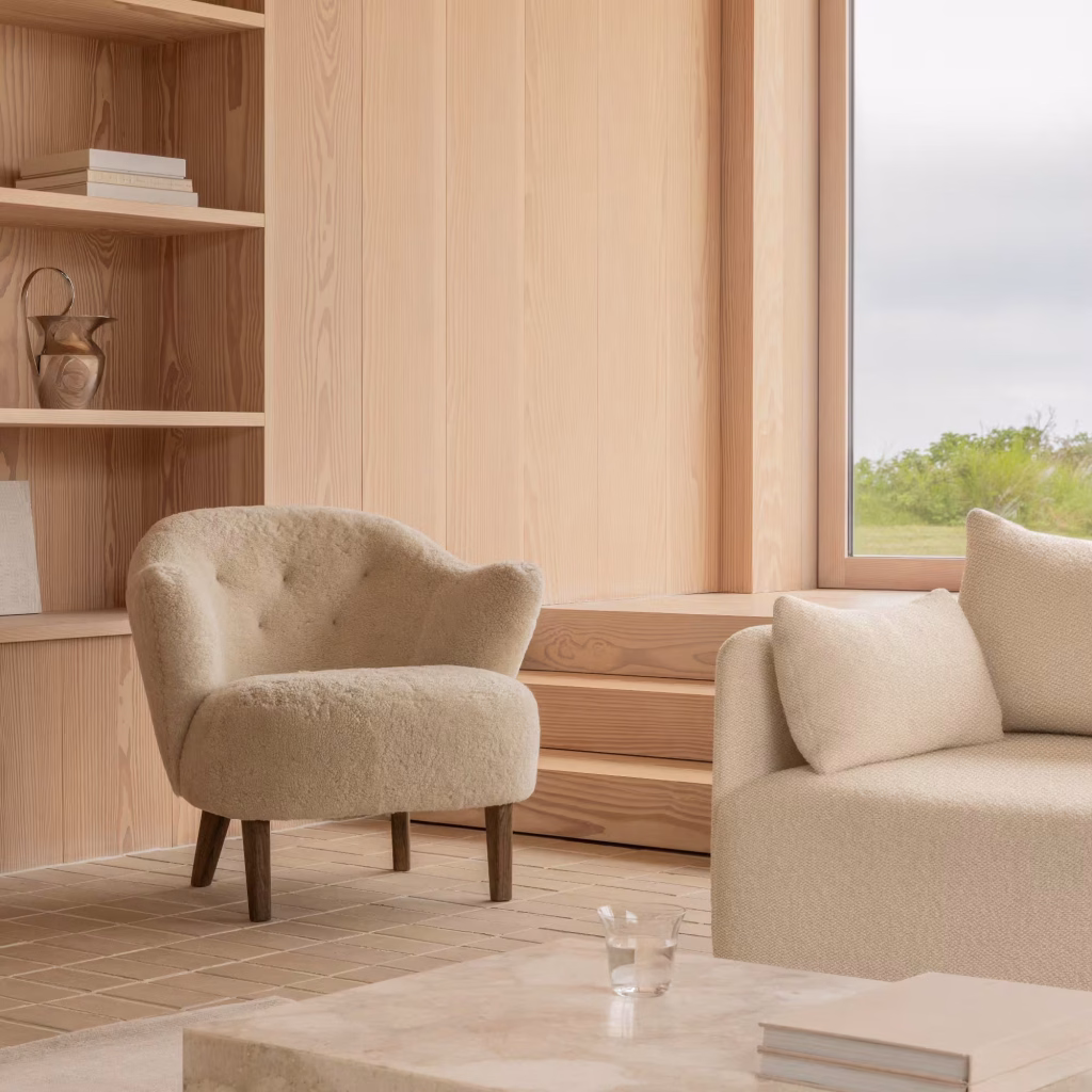 INGEBORG LOUNGE CHAIR