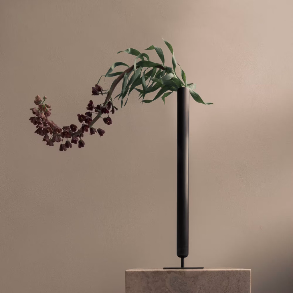 STANCE VASE