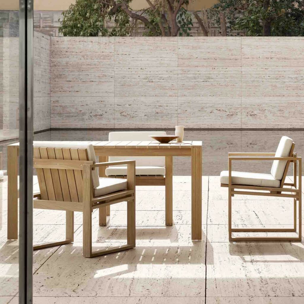 BK15 DINING TABLE