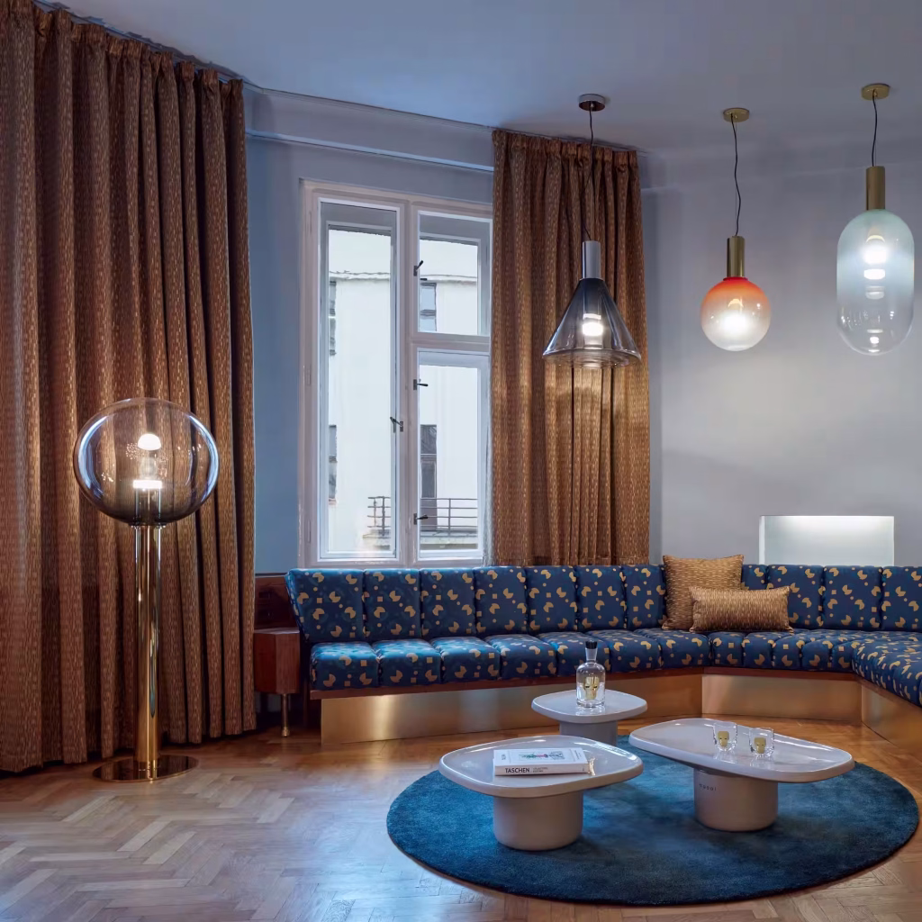 PHENOMENA FLOOR LAMP – LARGE BALL