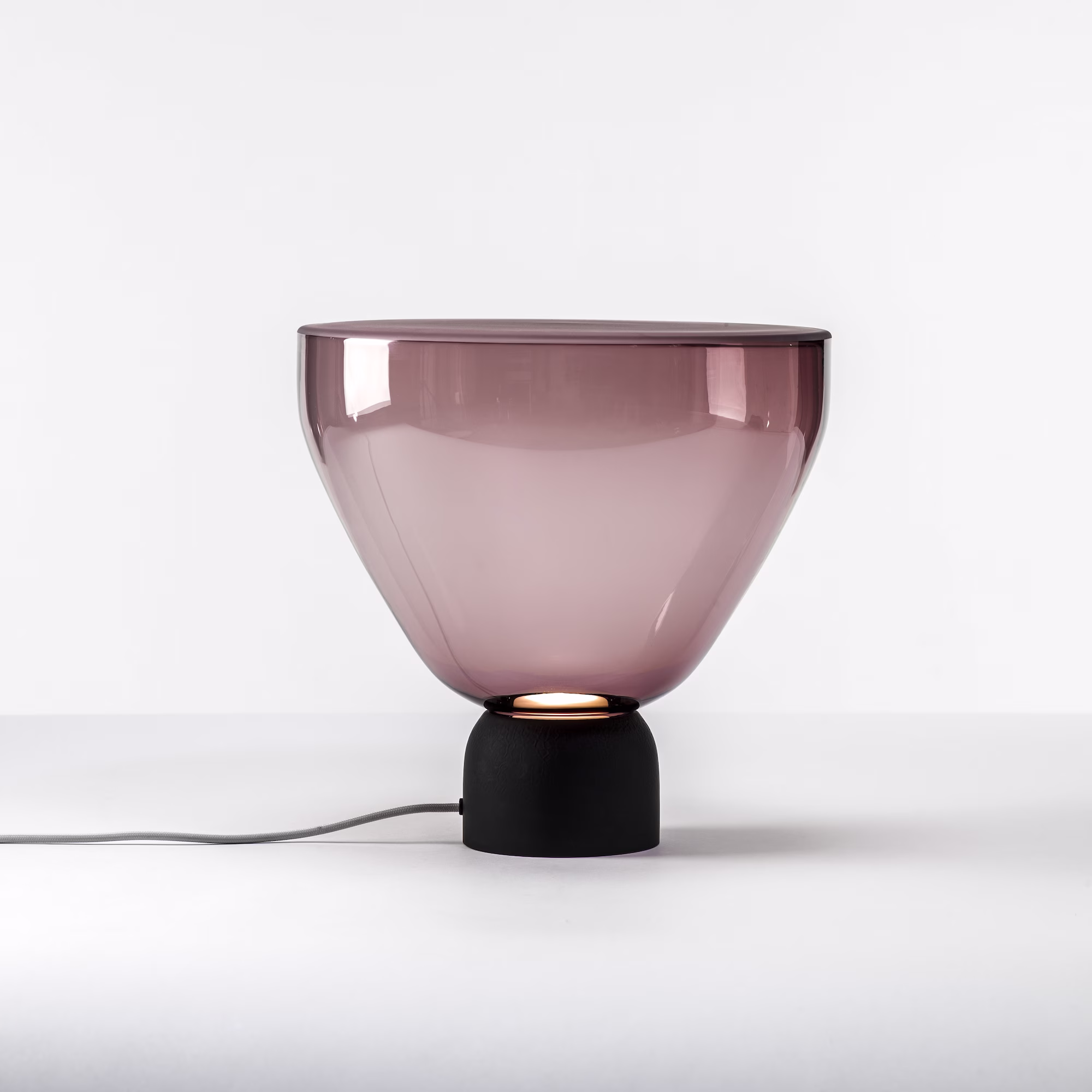 LIGHTLINE TABLE LAMP – MEDIUM