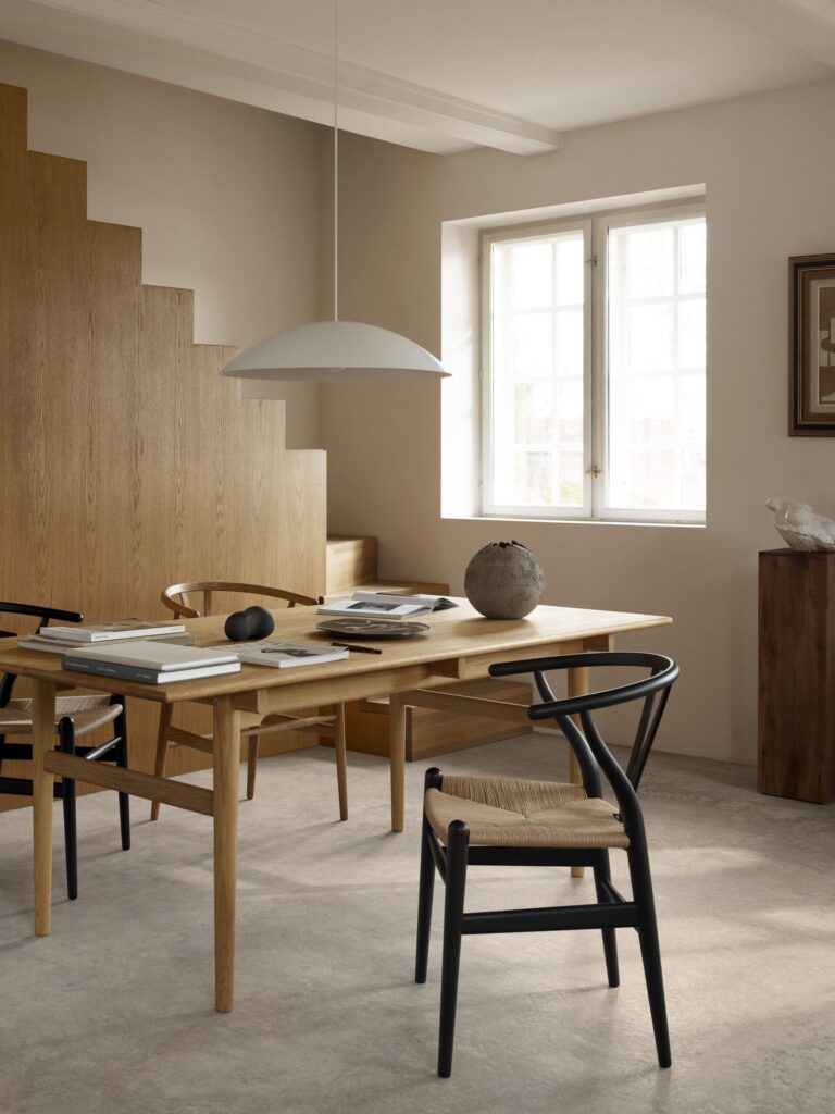 CH24 WISHBONE CHAIR