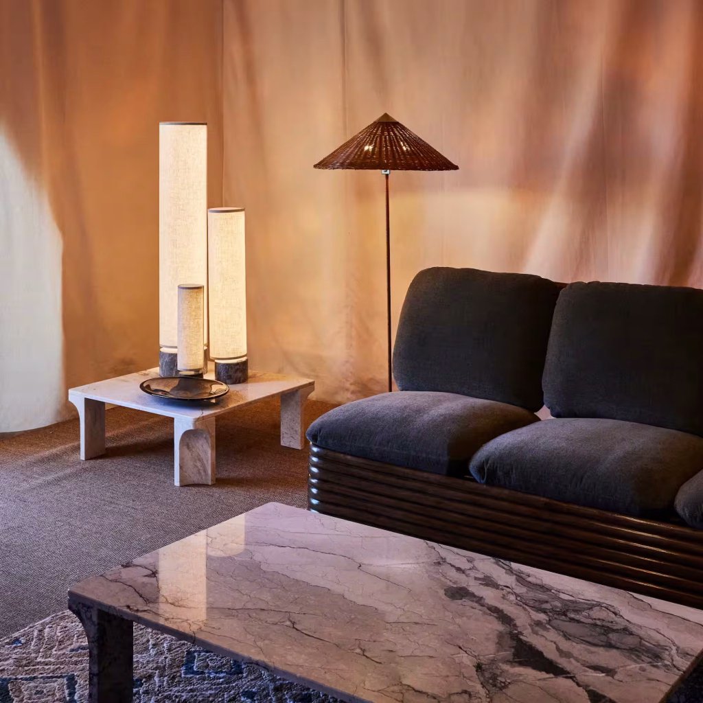 UNBOUND FLOOR LAMP