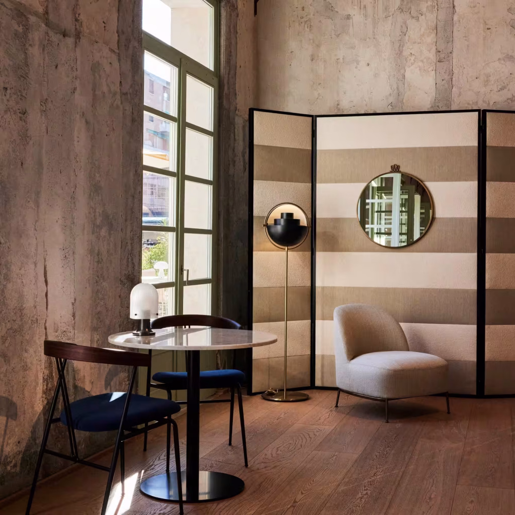SEJOUR LOUNGE CHAIR