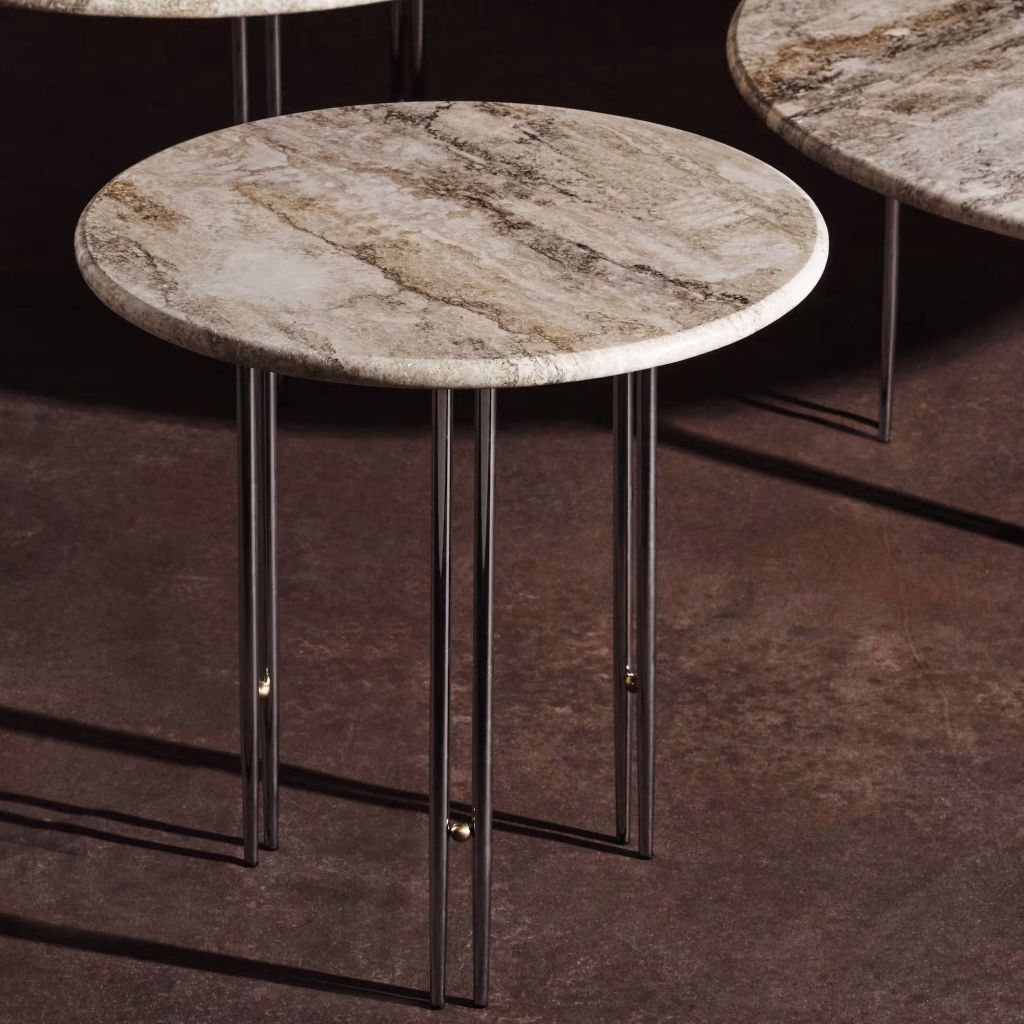 IOI SIDE TABLE