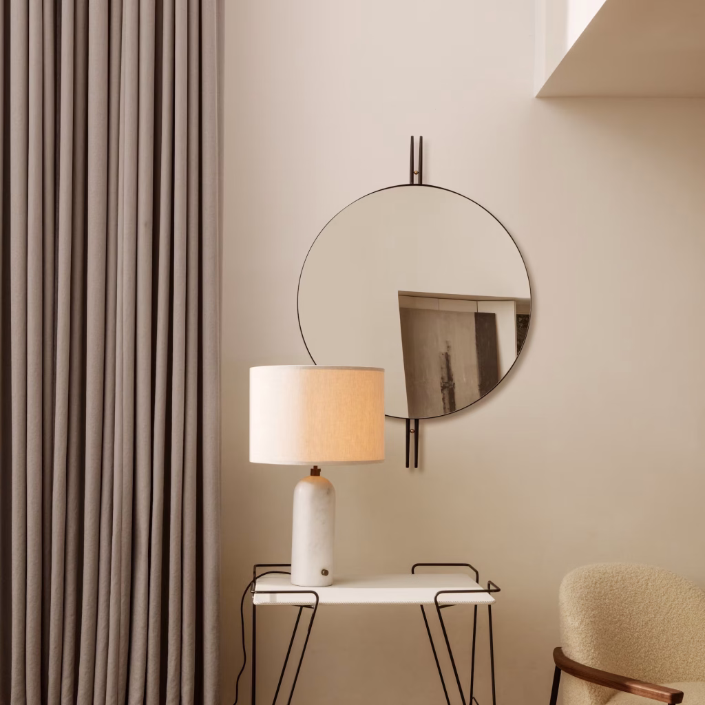IOI WALL MIRROR