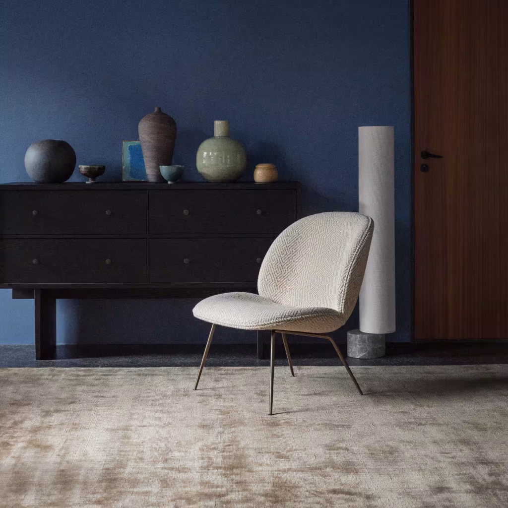 BEETLE LOUNGE CHAIR