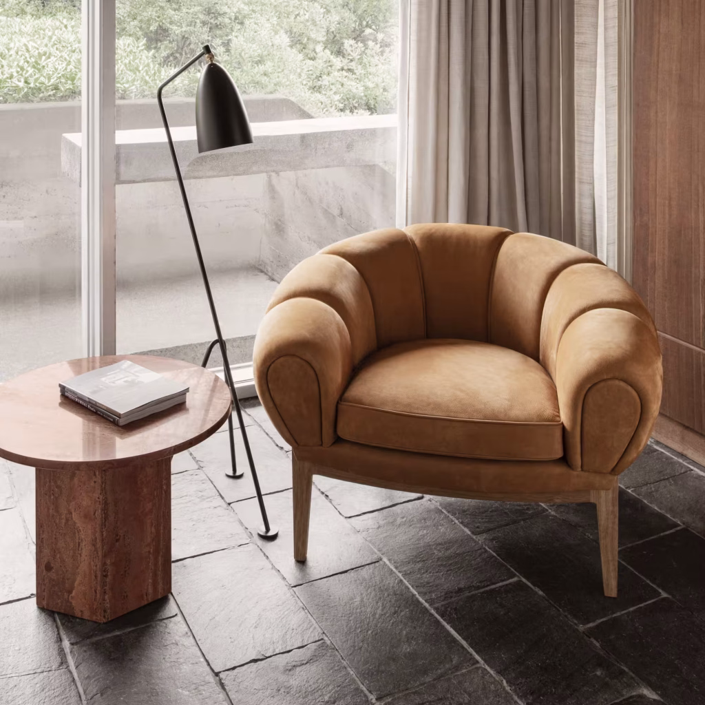 CROISSANT LOUNGE CHAIR