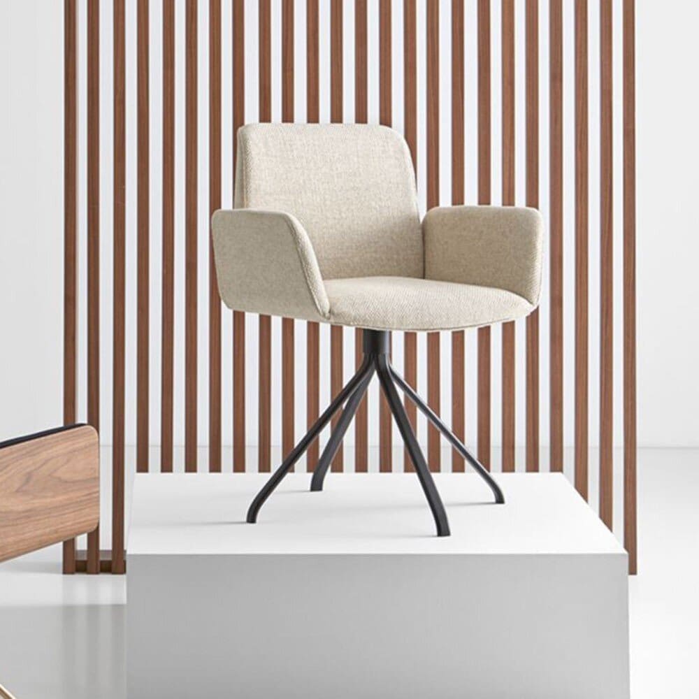 HUG CHAIR