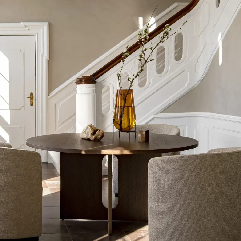 ANDROGYNE DINING TABLE – ROUND – WOOD