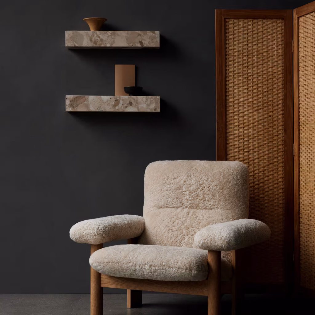 PLINTH SHELF