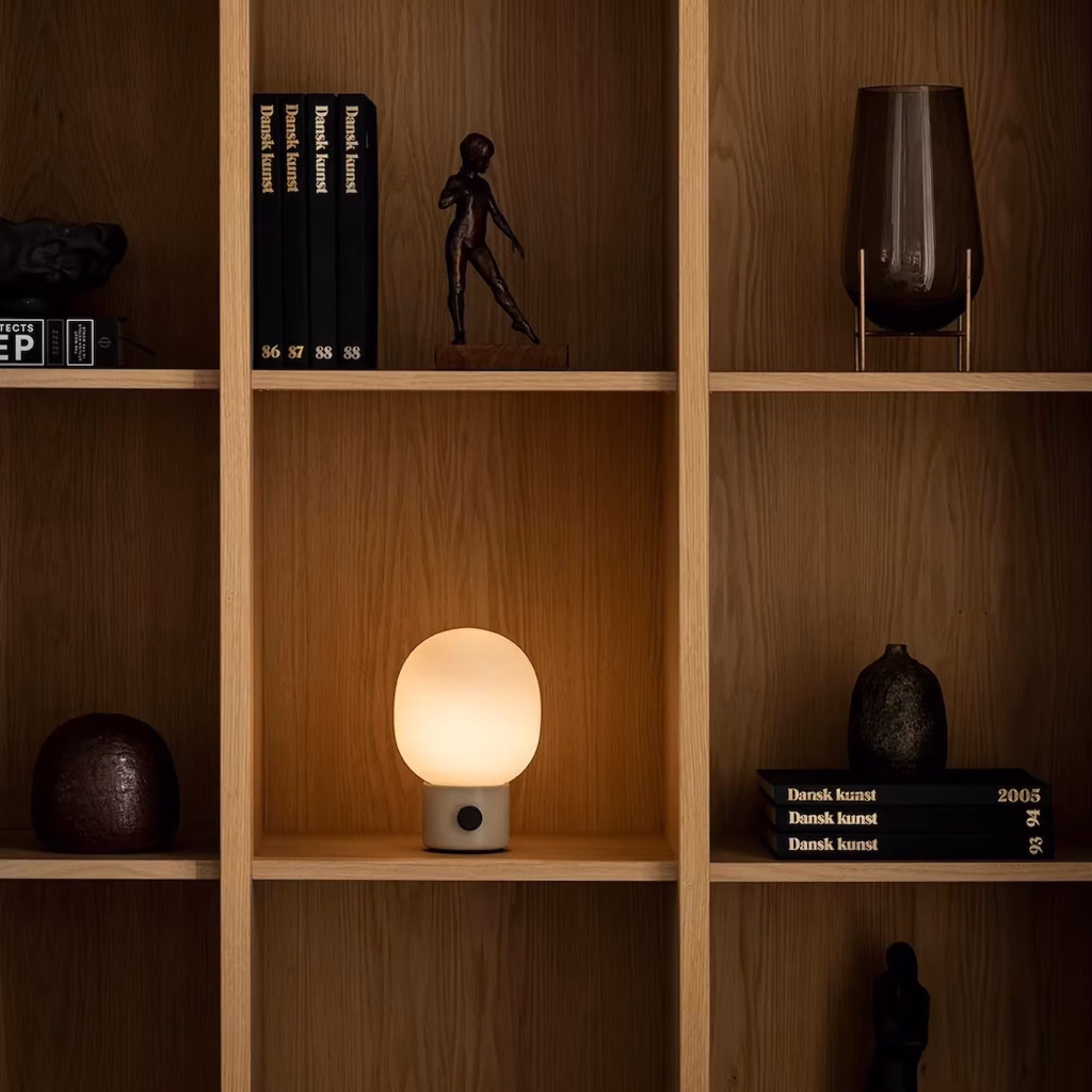 JWDA TABLE LAMP – PORTABLE