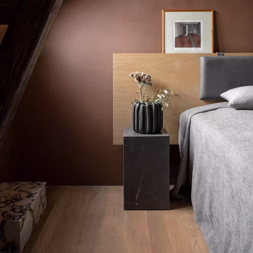 PLINTH TALL SIDE TABLE