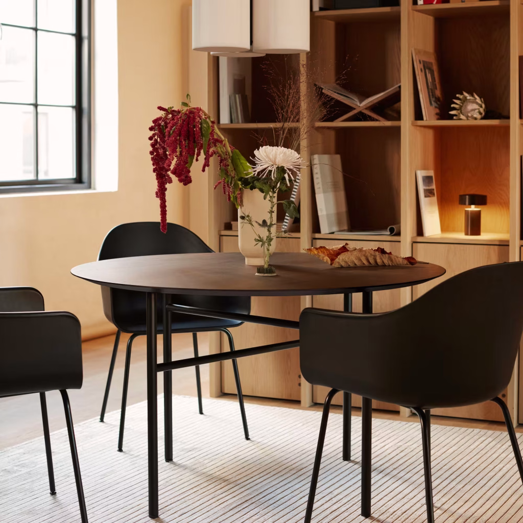 SNAREGADE DINING TABLE – ROUND