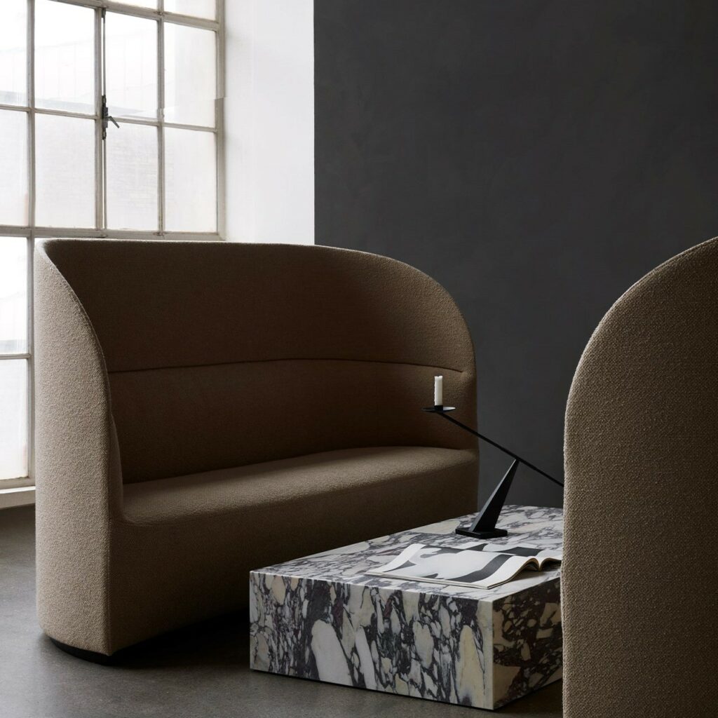 TEAROOM SOFA – HIGH BACK