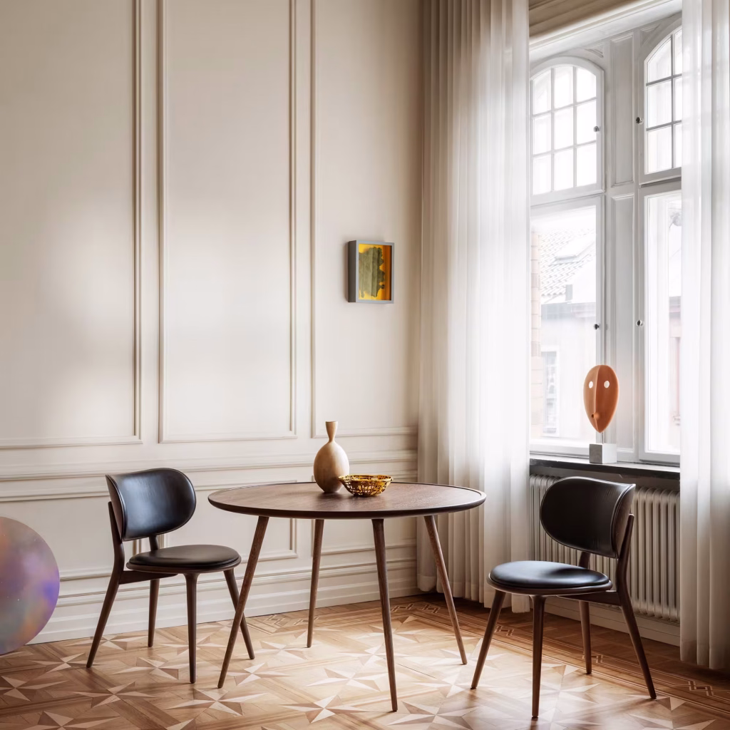 THE DINING CHAIR