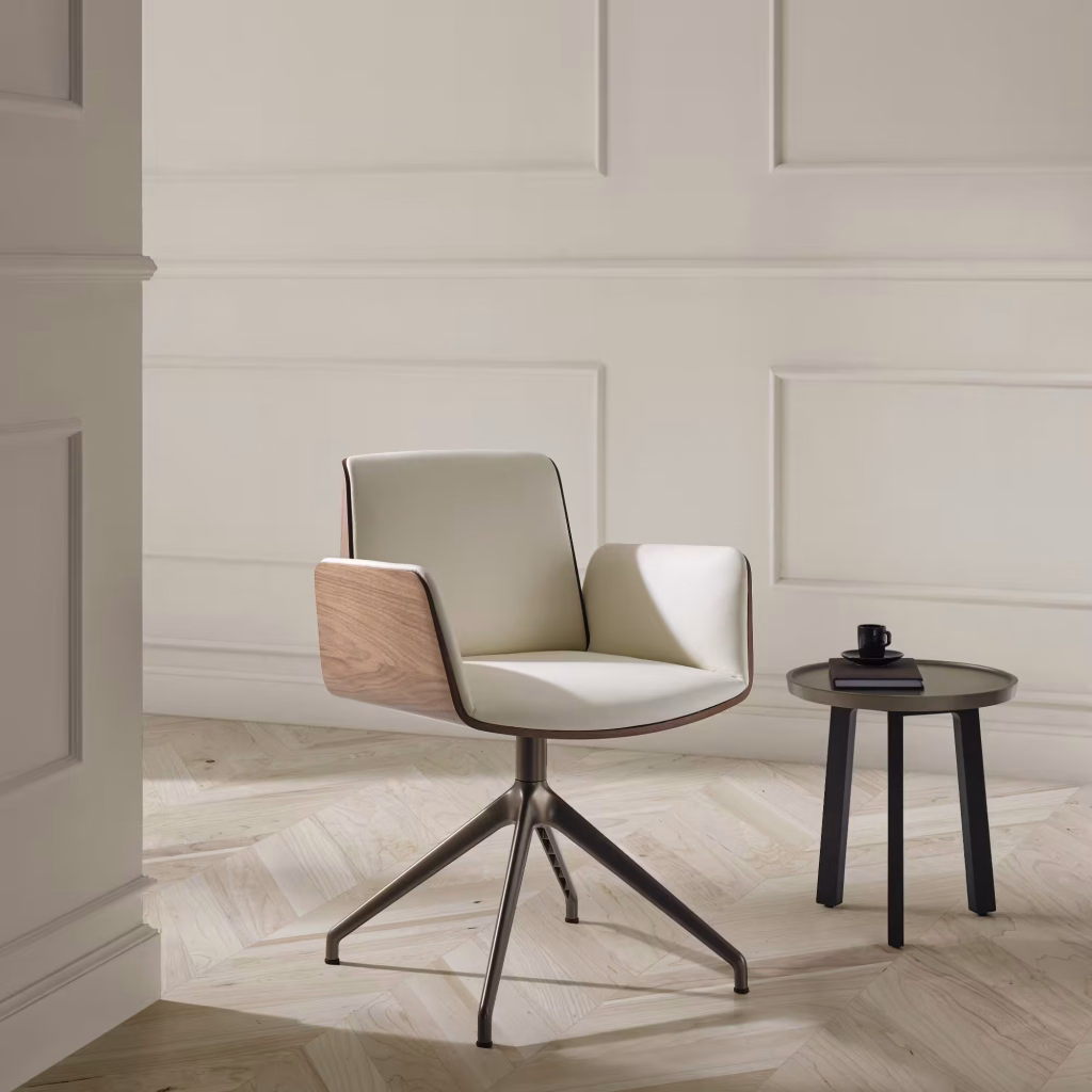 HUG CHAIR
