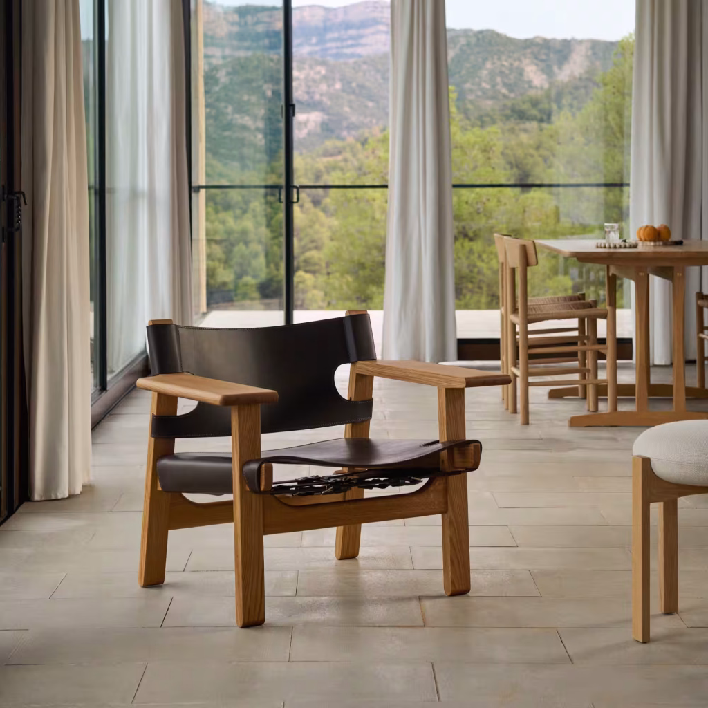 THE SPANISH CHAIR