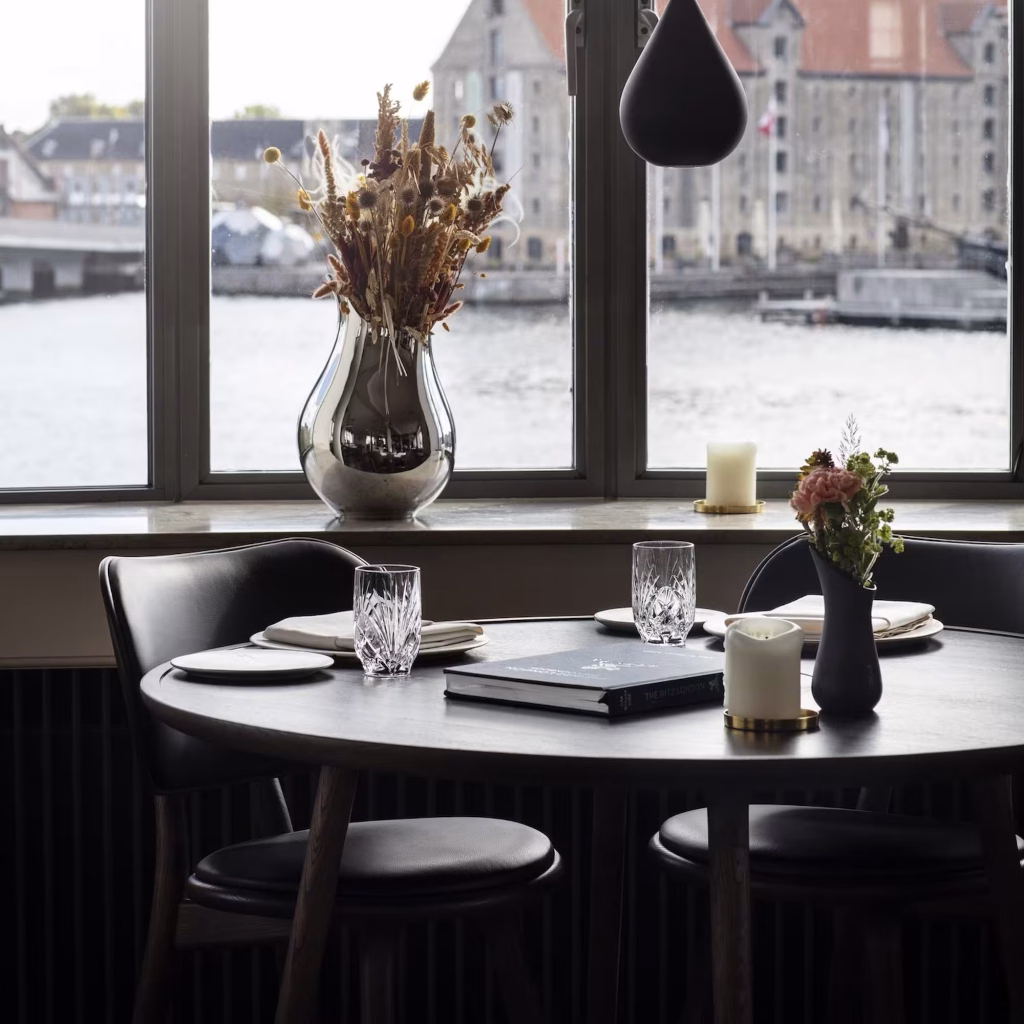 ACCENT DINING TABLE