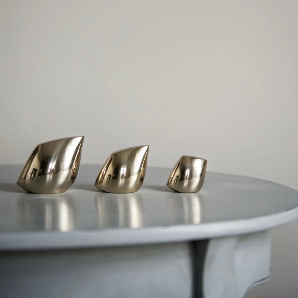 AVES LARGE SOLID BRASS POLISHED
