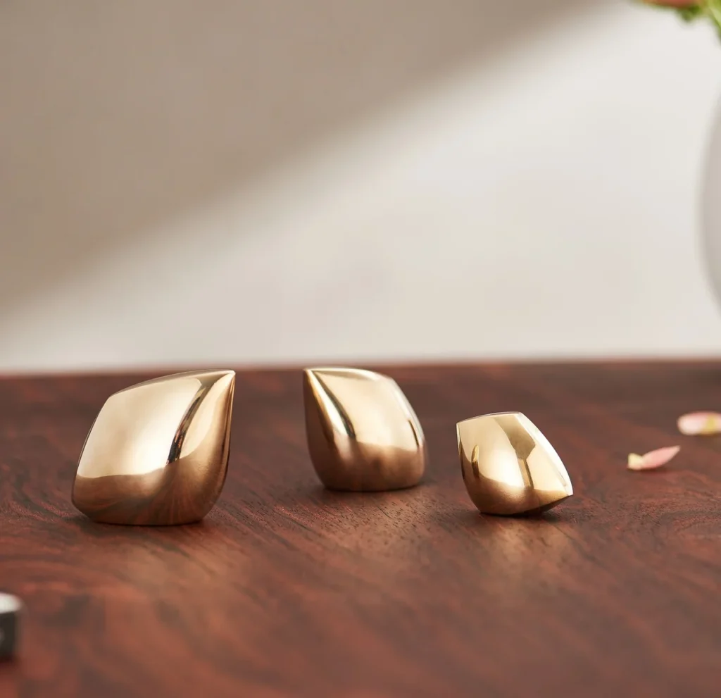 AVES SMALL SOLID BRASS POLISHED