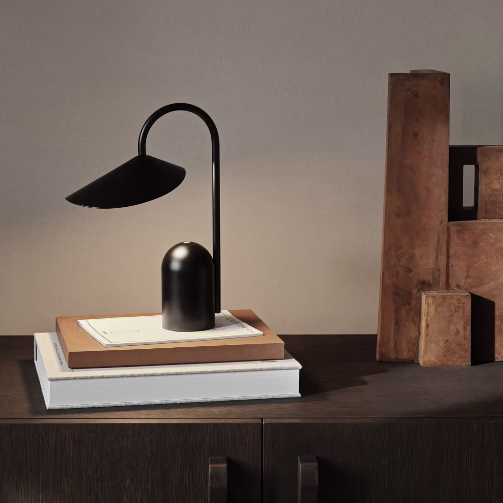 ARUM PORTABLE LAMP