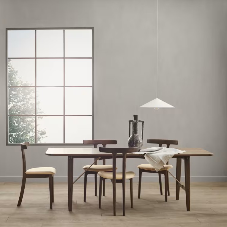 OW58 T–CHAIR