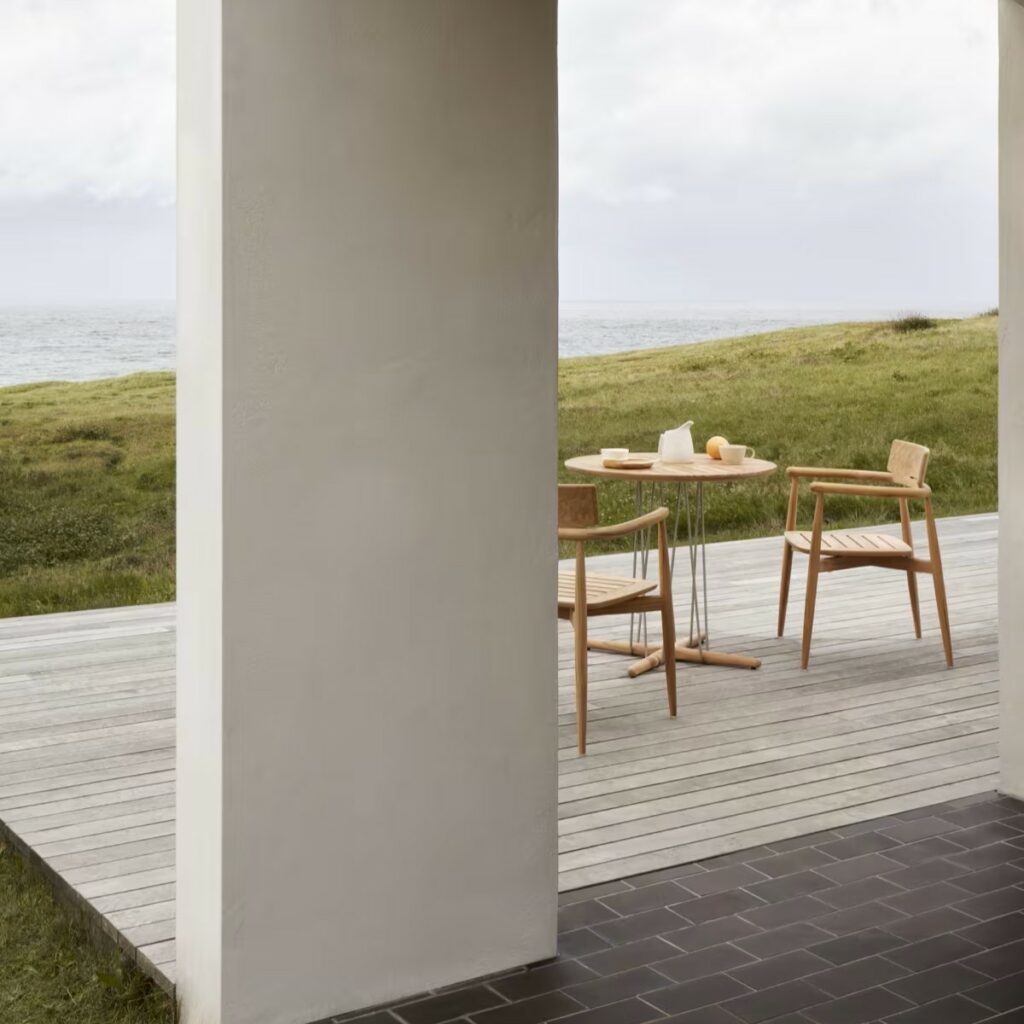 E022 EMBRACE DINING TABLE